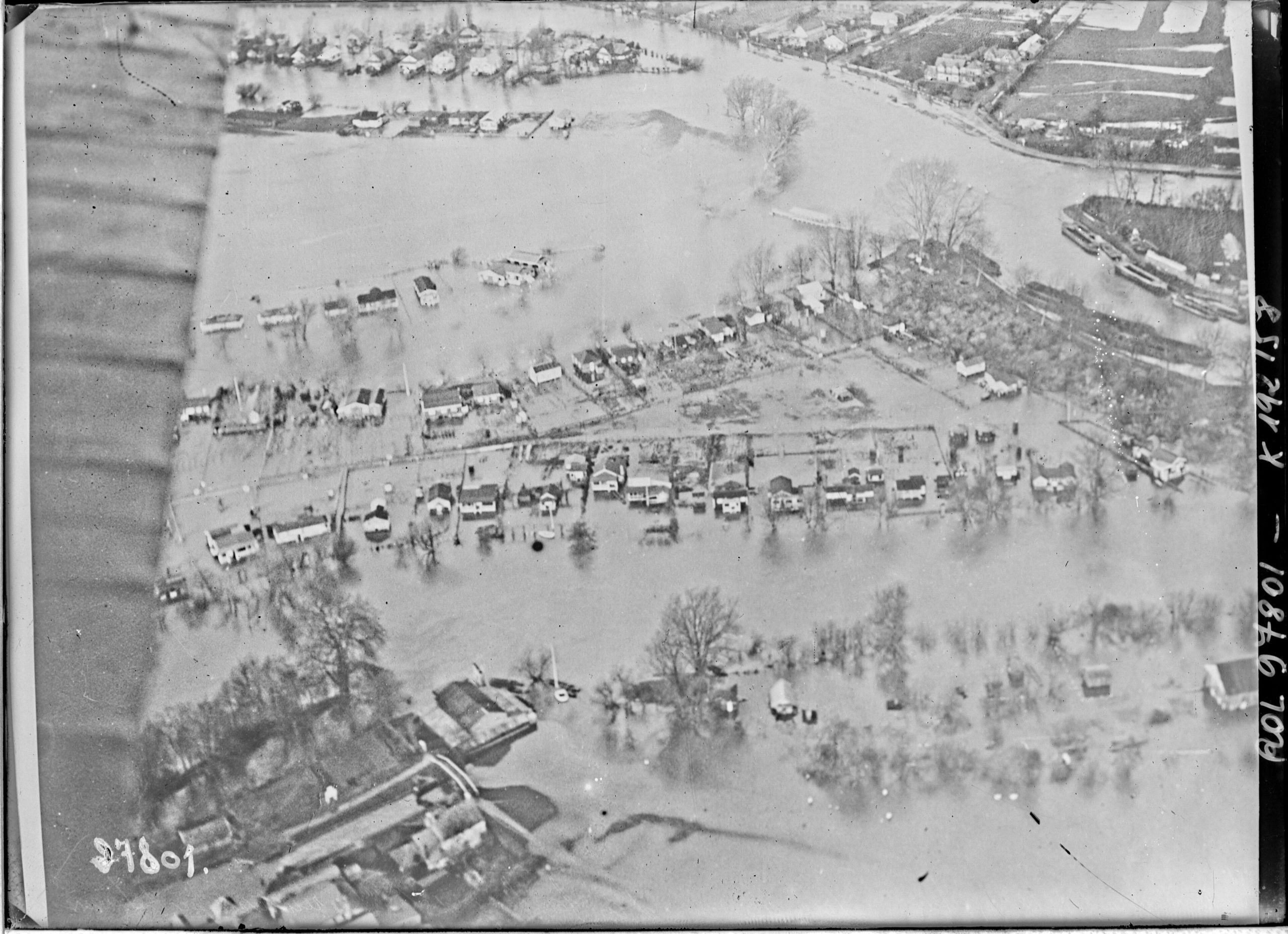 Vue aérienne d'une zone inondée